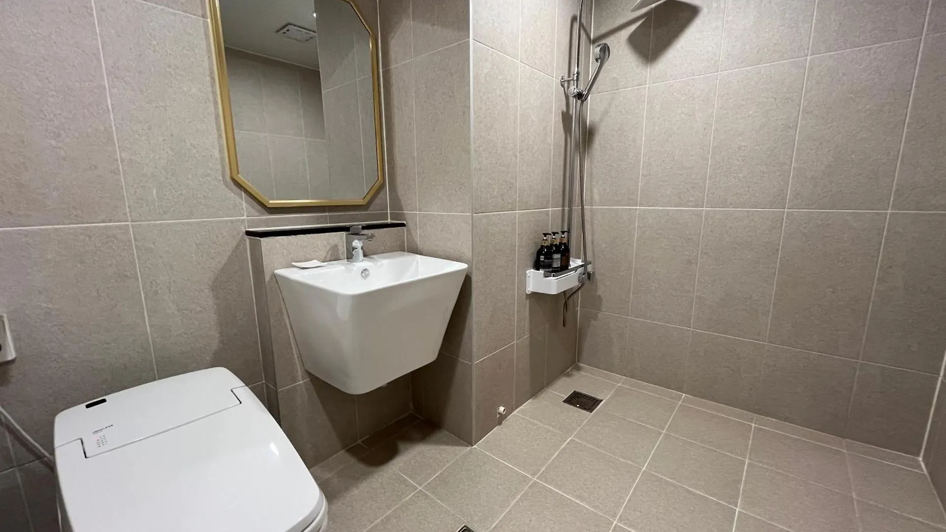 Carlton Hotel Bupyeong Incheon 0*,  South Korea